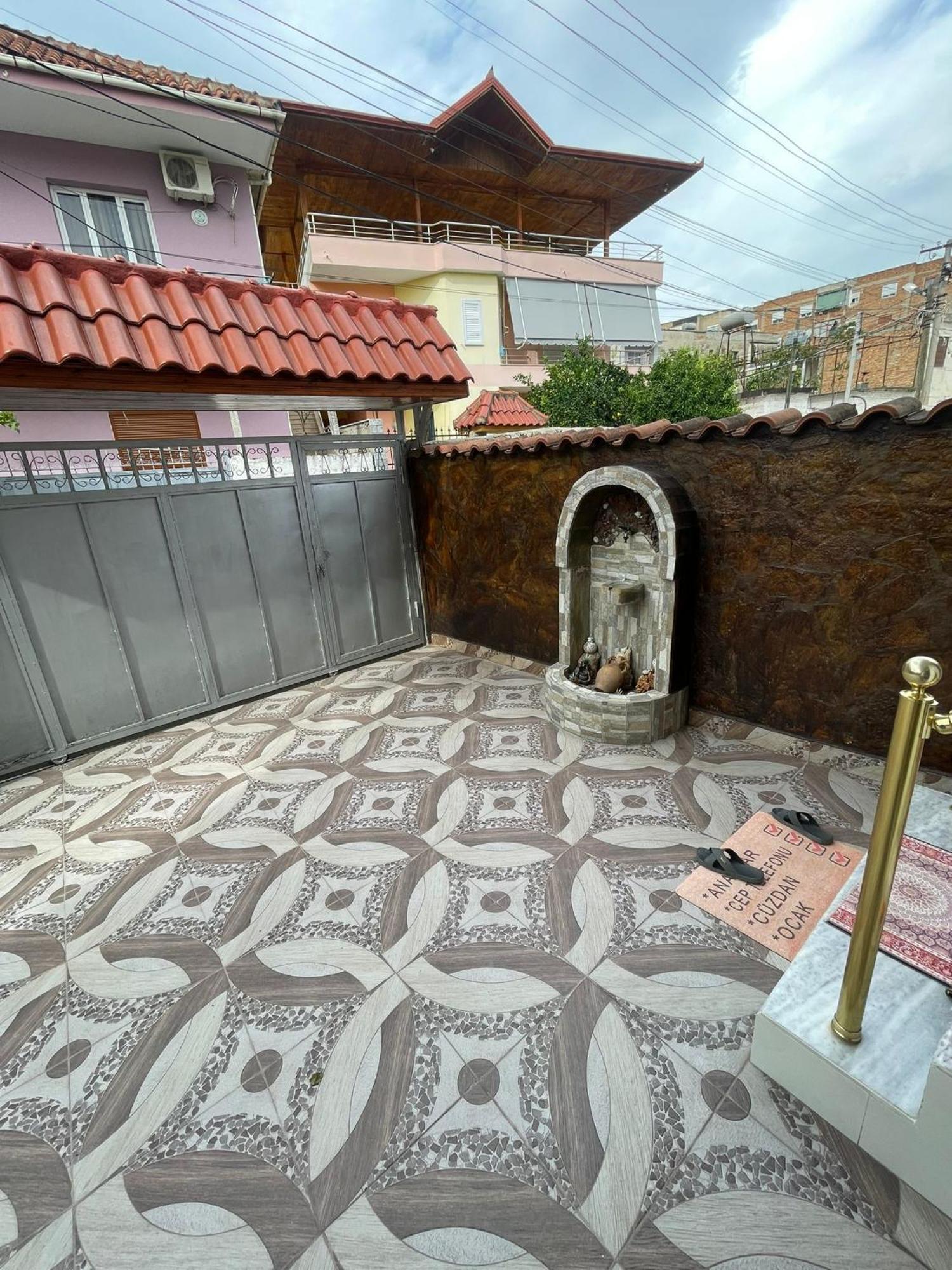 Guesthouse Albi Berat Exterior photo