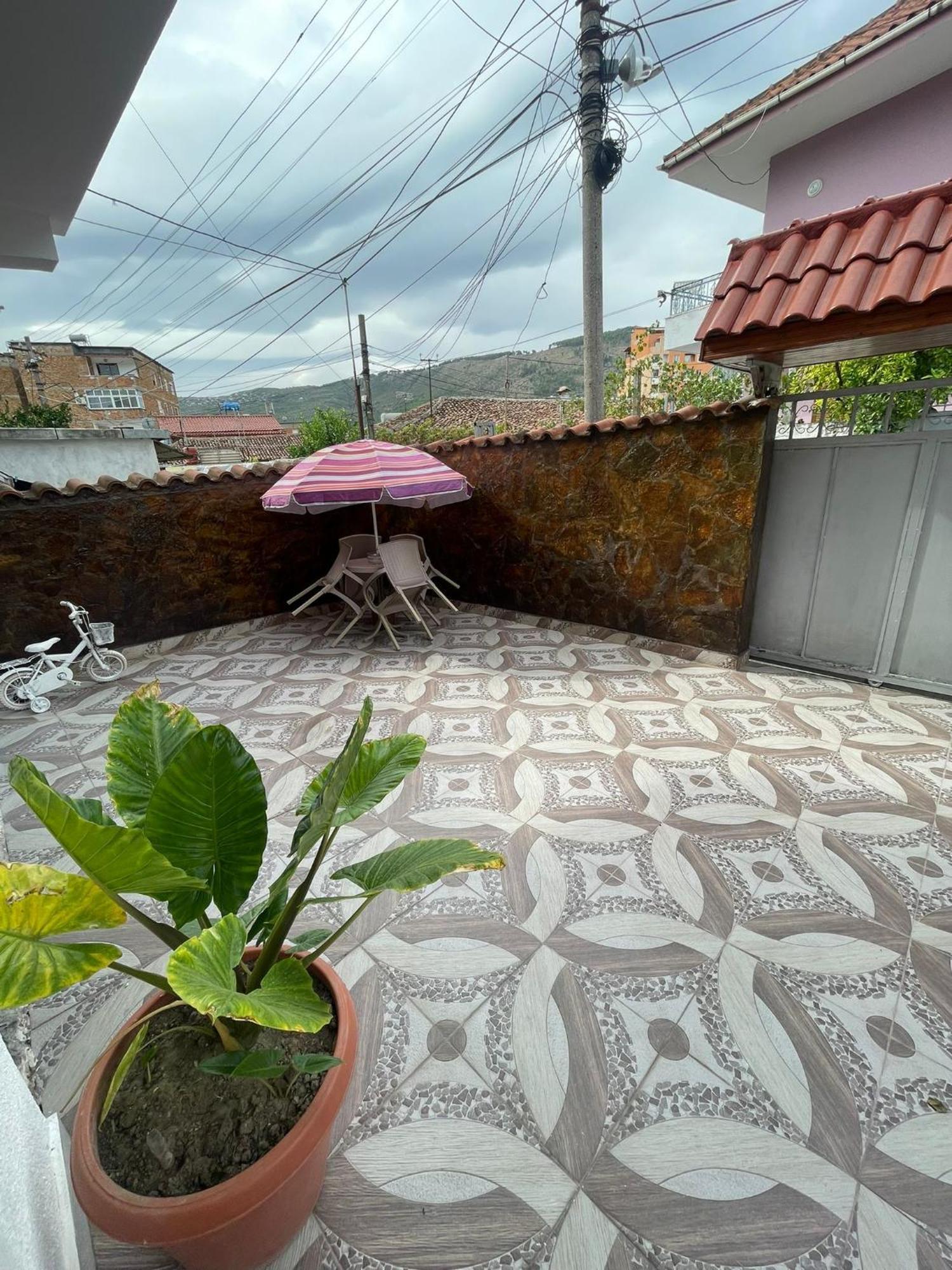 Guesthouse Albi Berat Exterior photo